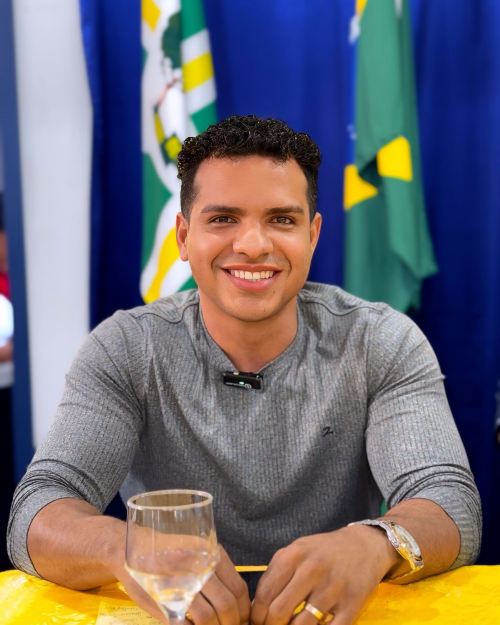 Foto do Secretário Selomi Bermeguy Porto